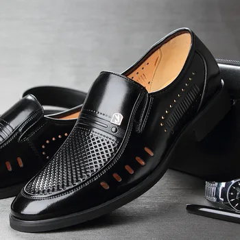 Летняя новая дизайнерская кожаная обувь Hallow Out для мужчин, модные повседневные мужские модельные туфли на мягкой подошве, однотонные лоферы, мужские